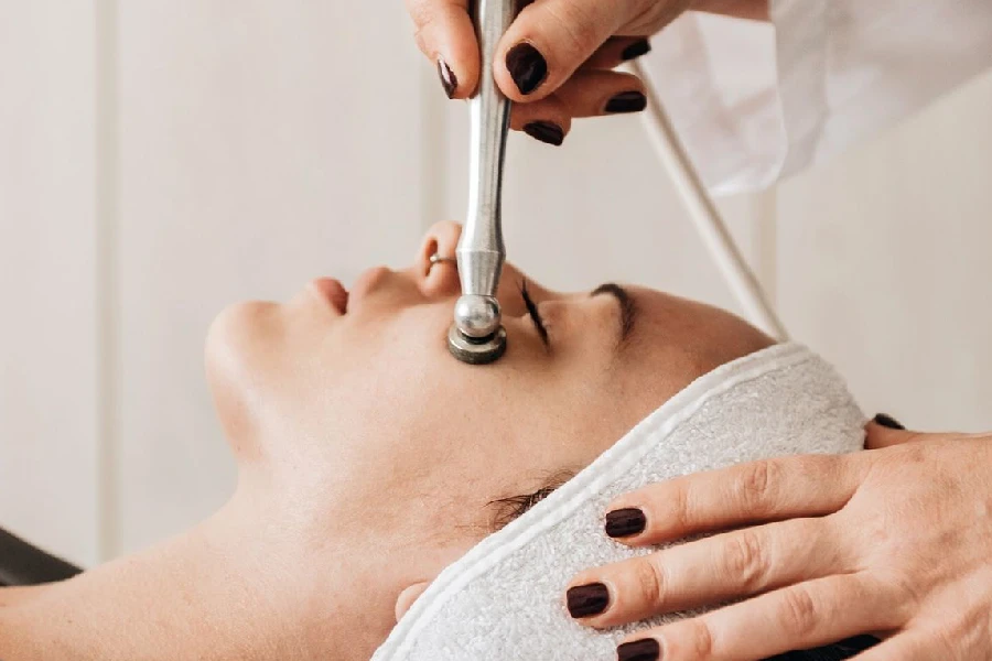 Clinical anti-aging skin treatment for fine lines and wrinkles